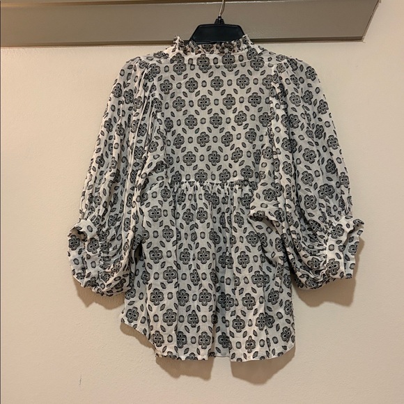 Never a Wallflower High Neck Embroidered Blouse SZ M EUC - Picture 2 of 4